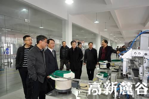 2校企双方将以研究院为载体,合力打造先进智能装备。通讯员 胡迪.JPG